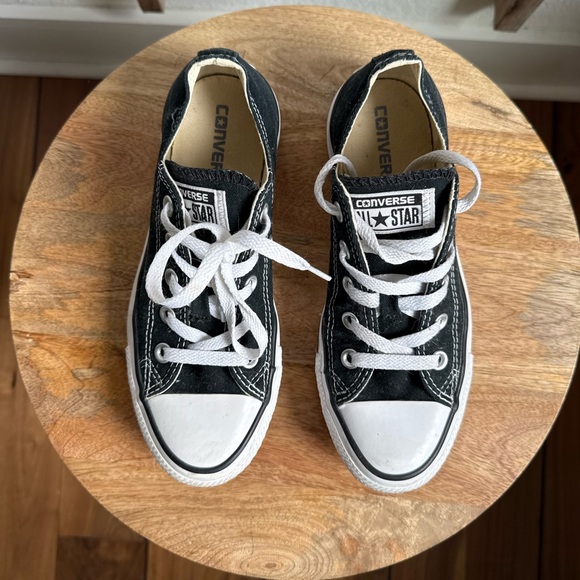 Converse Classic Black and White Low-Tops - Picture 4 of 8